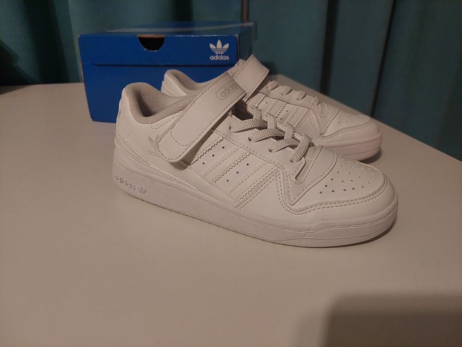 Нови Adidas детски маратонки 33