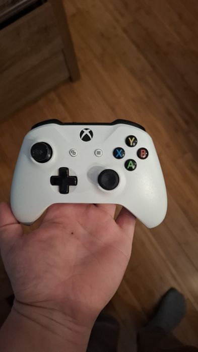 Xbox one s 1tb..