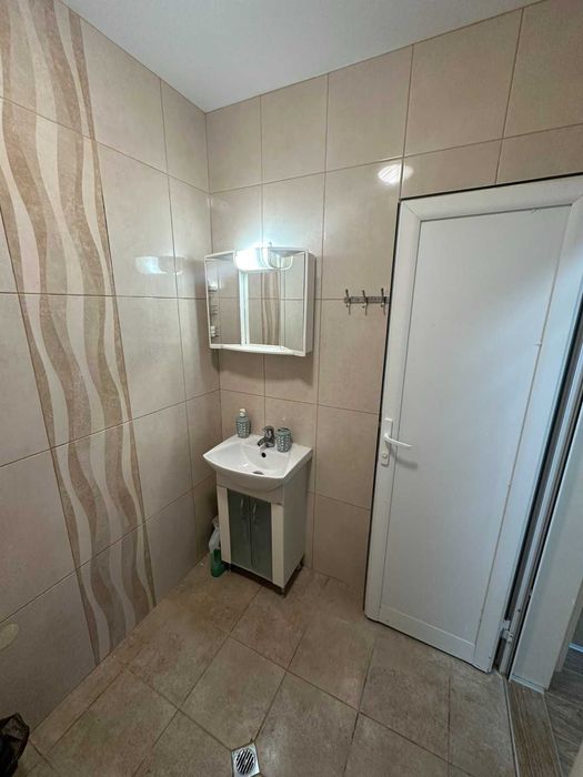 Дава се под наем Тристаен апартамент в Пловдив, Център - 85 кв.м за 714 € - Снимка #13