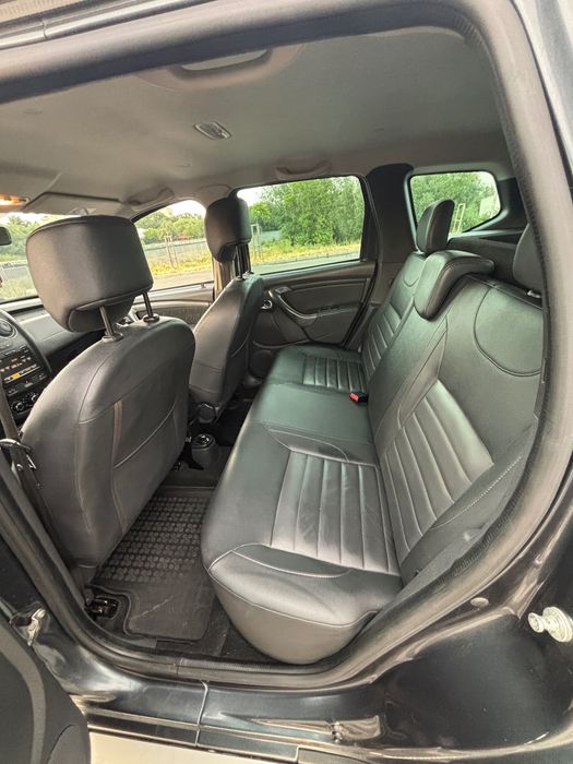 Dacia Duster 1.5 dCi 2015 | Piele | Navigație | 180.00 km