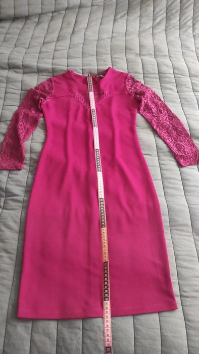 Rochie cu mâneci din dantela