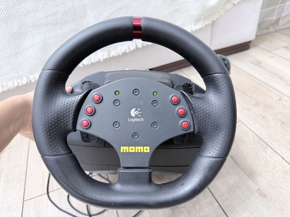 Руль игровой logitech momo racing