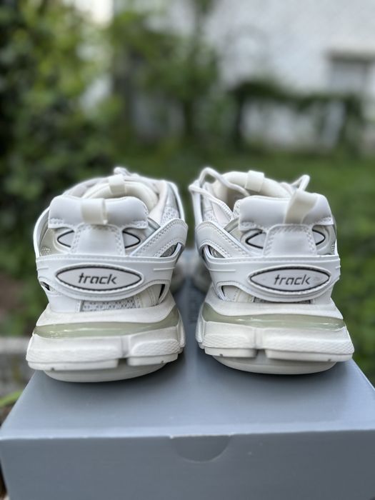 Balenciaga track (cream/white)