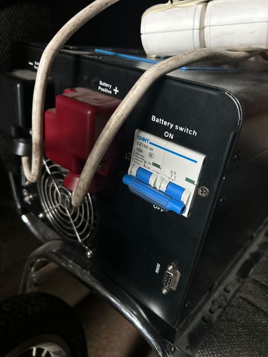 Источник безберебойного питания SVC