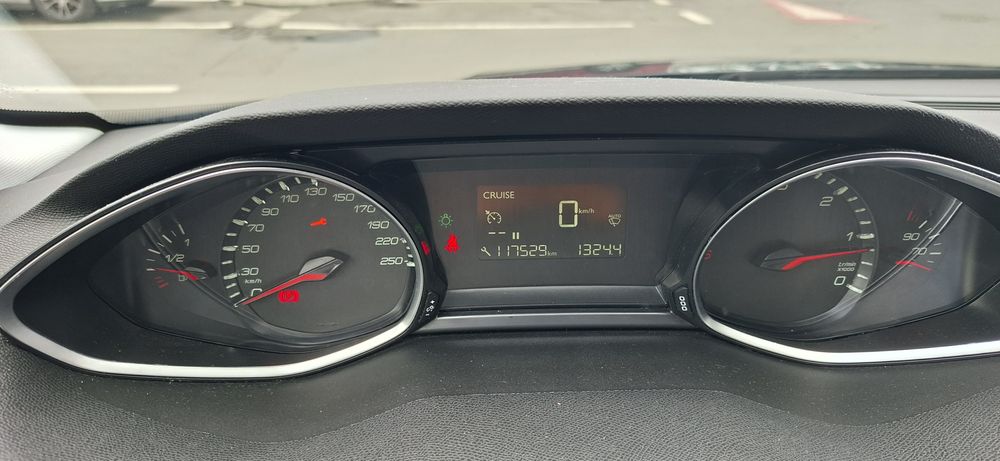 Peugeot 308 1.5 diesel 105 cp
