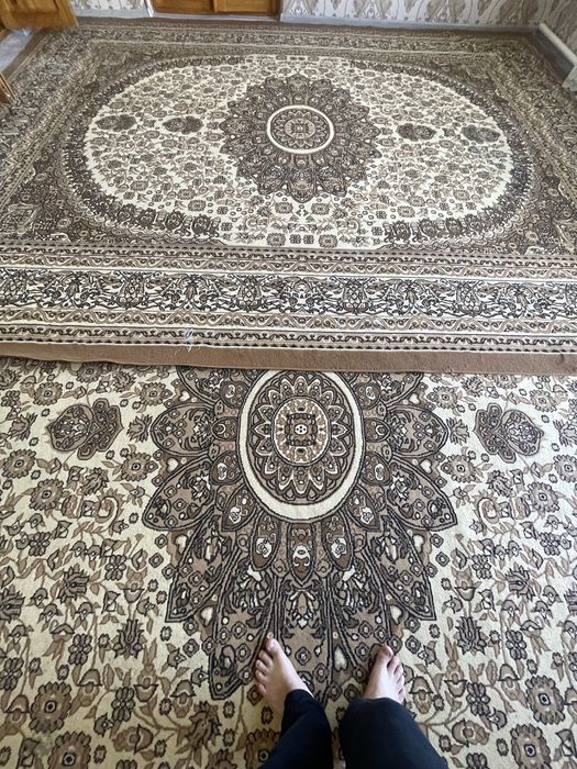 Гилам сотилади 4ка 5квадрат.