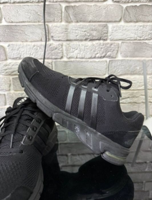 Oригинальные кроссовки Adidas