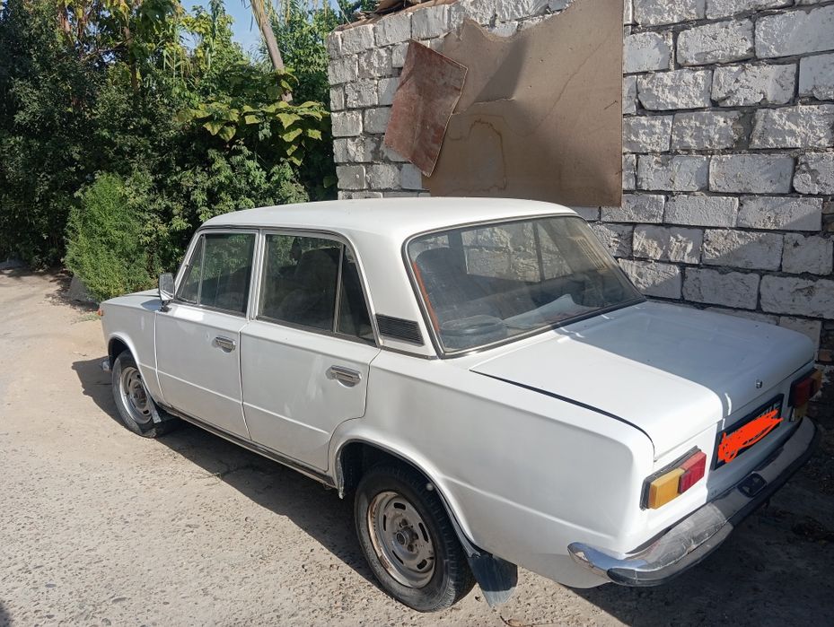 Ваз 21011 русумли автомобил сотилади