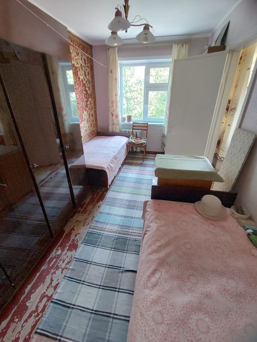 Продам 2 х комн. 2-27,  2 этаж.
