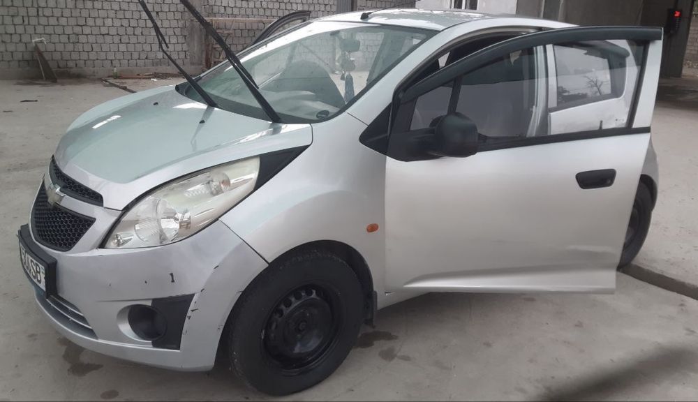 Spark 2011 srochna sotiladi