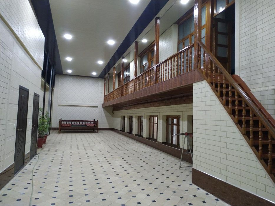 Nazarbek hovli sotiladi