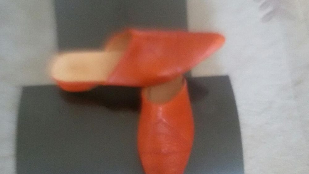 Papuci de piele marocani
