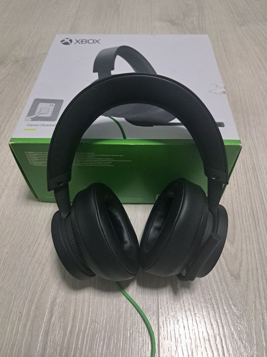 Vând  căști  Xbox noi