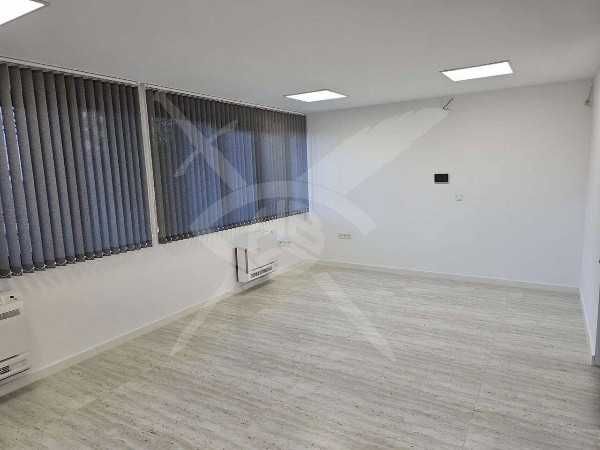 Дава се под наем Офис в Пловдив, Център - 301 кв.м за 1994.61 € - Снимка #1