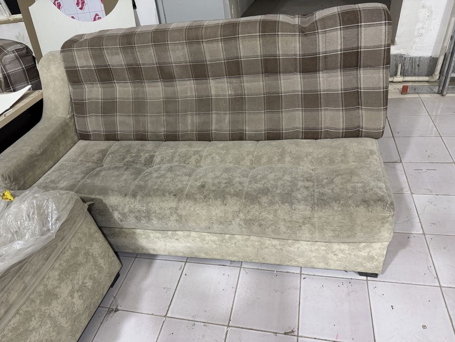 B/y  mebel ugalok sotladi