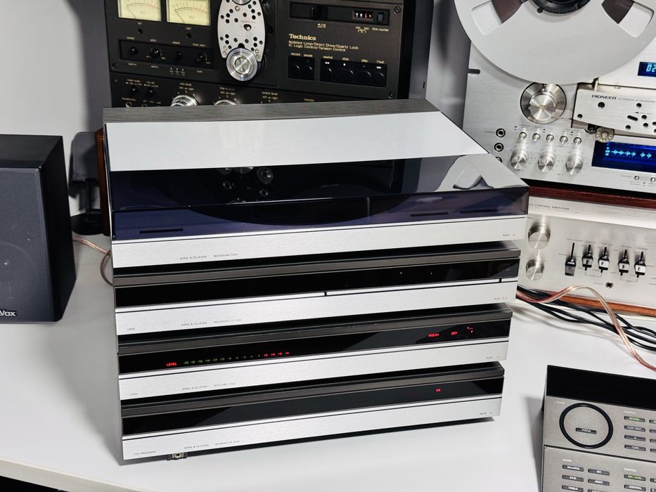 Linie audio completă Bang & Olufsen BeoSystem 5500,4 piese+TELECOMANDĂ
