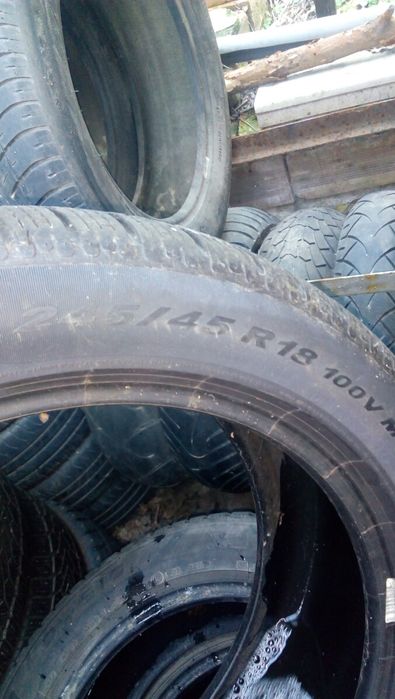 Гуми 245/45/18 Пирели зимни