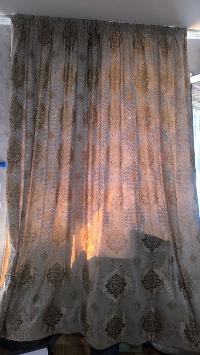 2ta bir xil parda sotiladi