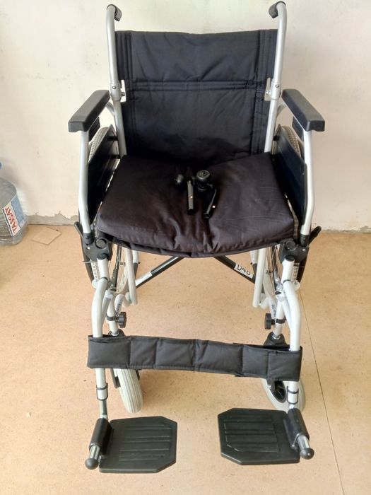 Инвалидное кресло
