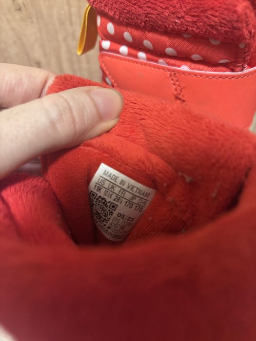 Cizme Adidas rosii Minnie Mouse imblanite impermeabile nr 28,5