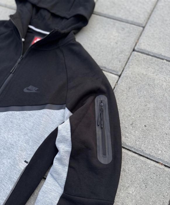 Trening Nike Tech Negru Gri Set complet