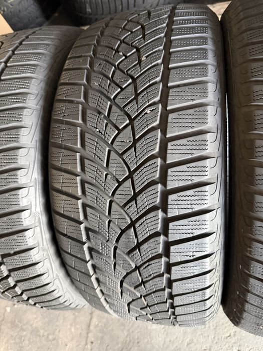 4 anvelope iarna 225/45/17 , GoodYear 7-7.5 mm !