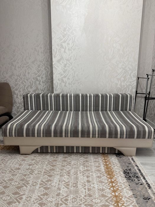 Продам диван в хорошим состоянии