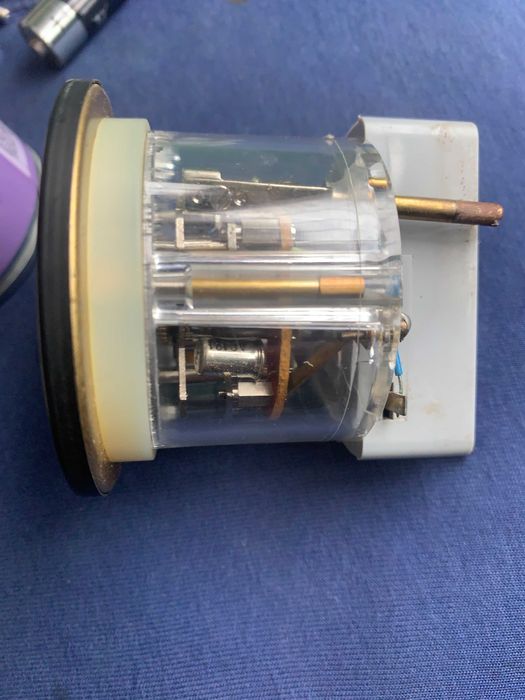 стар настолен часовник