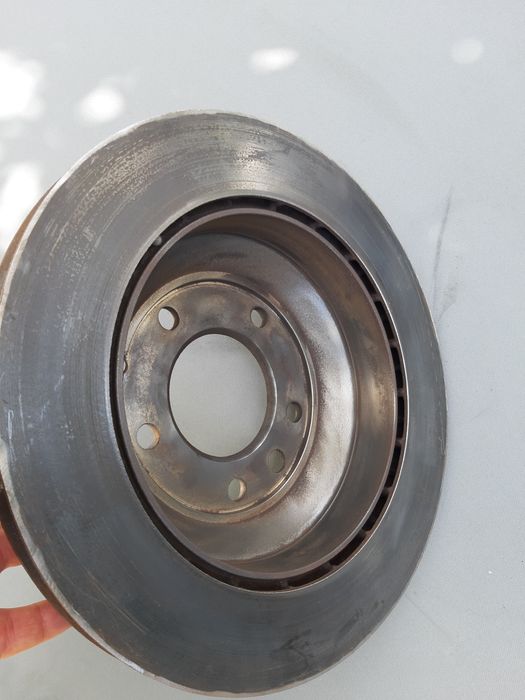 Задни дискове Volkswagen Touareg 5.0тди 330мм почти нови оригинал