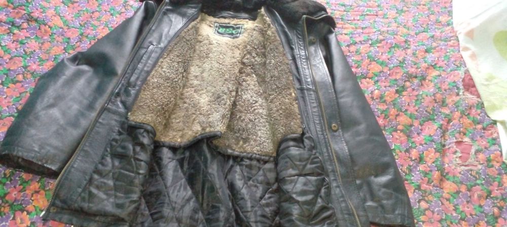 куртка кожаная.мужская.длинная,утеплённая с подстёжкой.б/у.