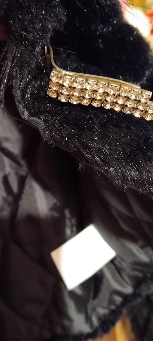 Продавам стилно черно късо болеро