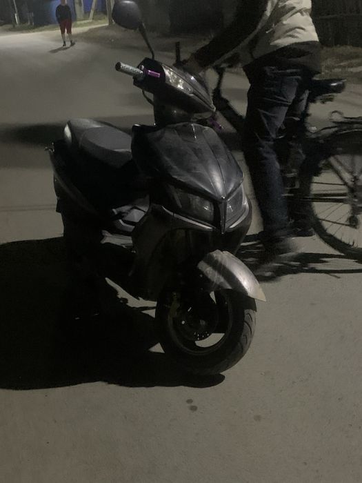Продам  Скутер м8