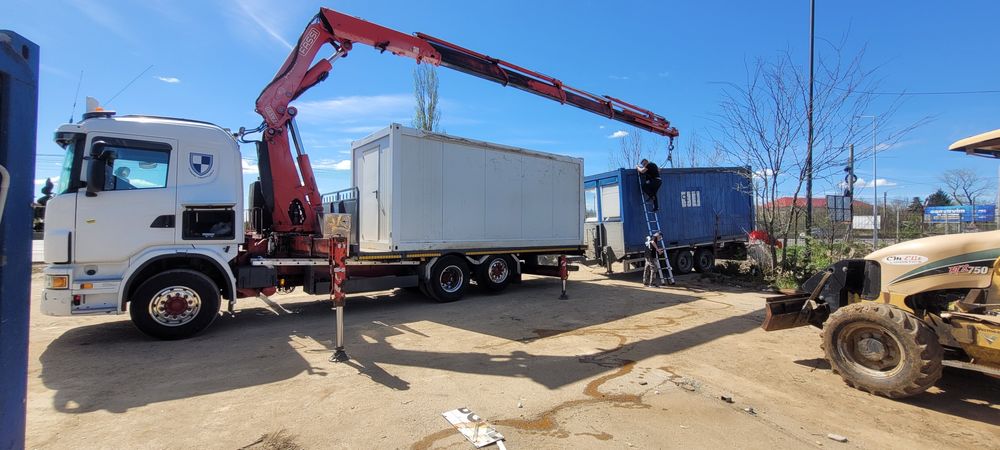 Camion cu macara , transport