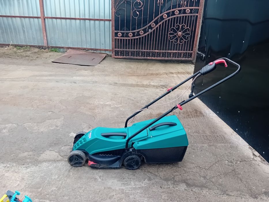 Masina de tuns iarba Bosch, electrica, 1200 W, 31 L, latime 32 cm