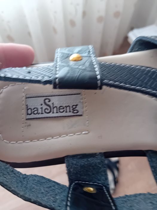 Vând sandale elegante de bărbat. De firmă nr 45 impecabil. Noi. 80ron