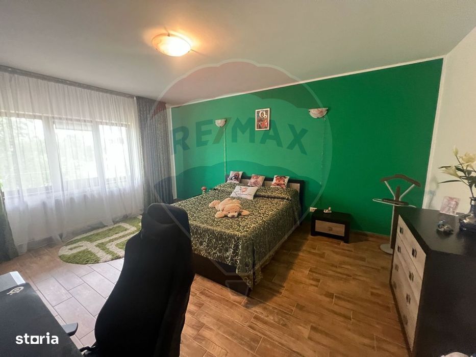Casă / Vilă 7 camere Garoafa