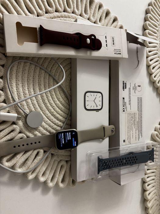 Vand Apple Watch S7 GPS 41 Starlight Aluminiu