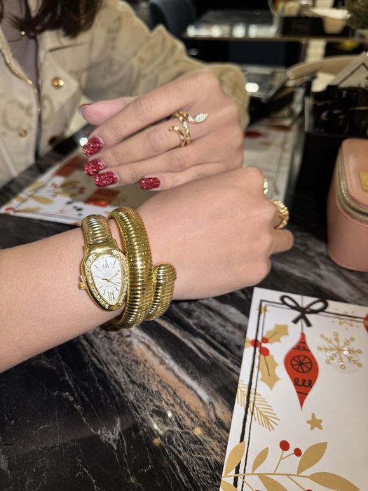 Часы,Браслеты и кольцечки супер люкс качество