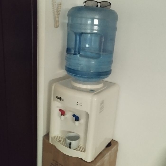 Dozator apa rece și calda