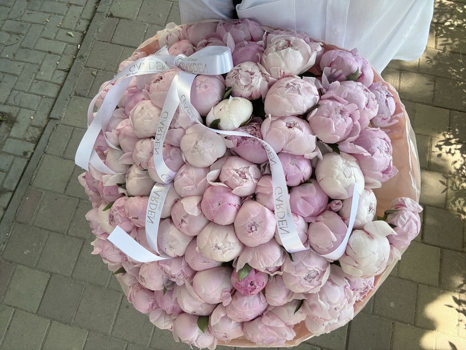 Букет 101 пионов