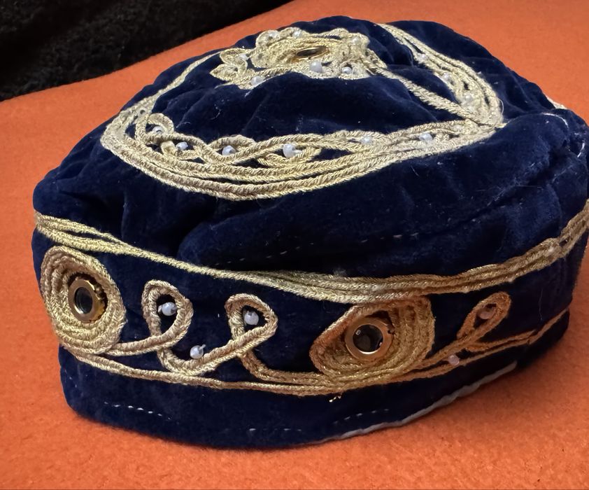 Caciula costum traditional