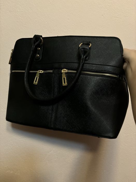 Дамска черна чанта