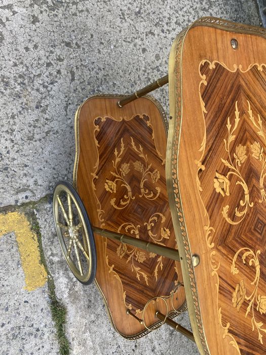 Френска маса за сервиране с интарзия