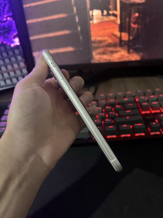 Продам IPhone 11 128gb в идеале