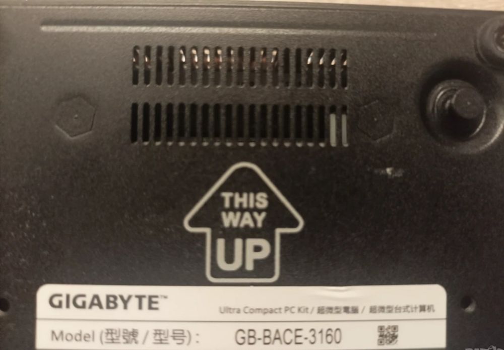Мини компютър GIGABYTE Brix-3160
