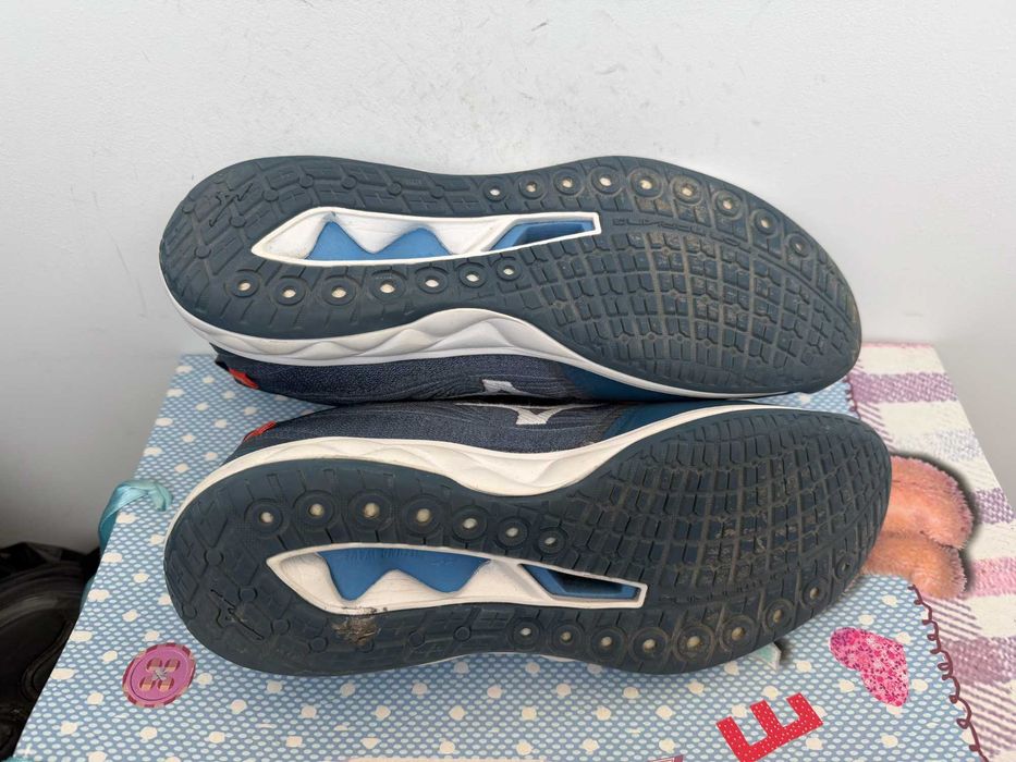 Mizuno Wave Luminous 2''оригинални мъжки обувки 42.5 номер