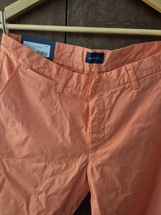Продавам нов мъжки панталона GANT