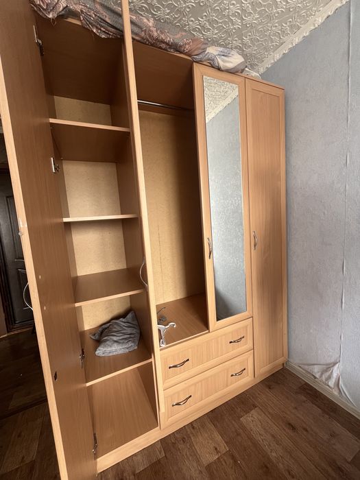 Продается шкаф. Сост сред