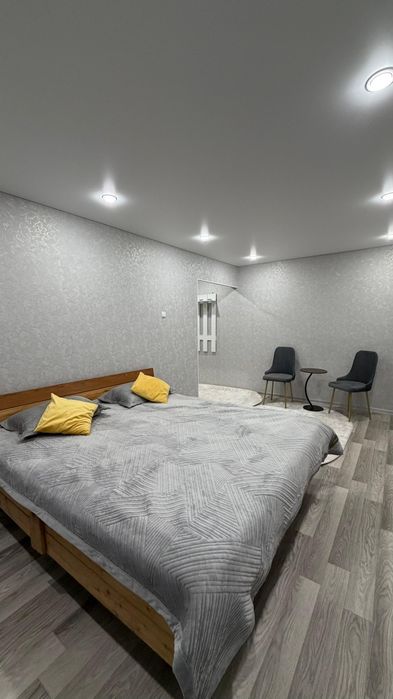 По часам  днём 2500 вечером 3000