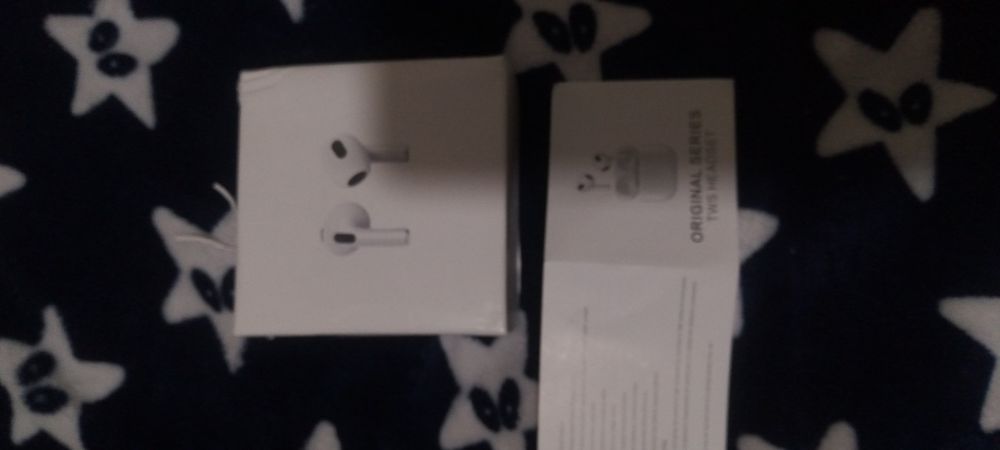 Продам Airpods 3